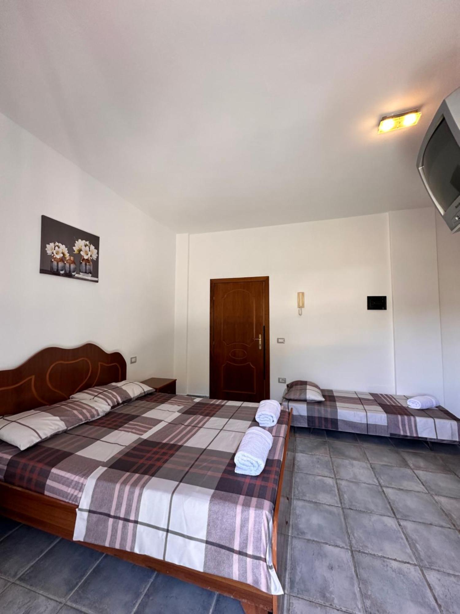 Hotel Adriatik Shëngjin Extérieur photo